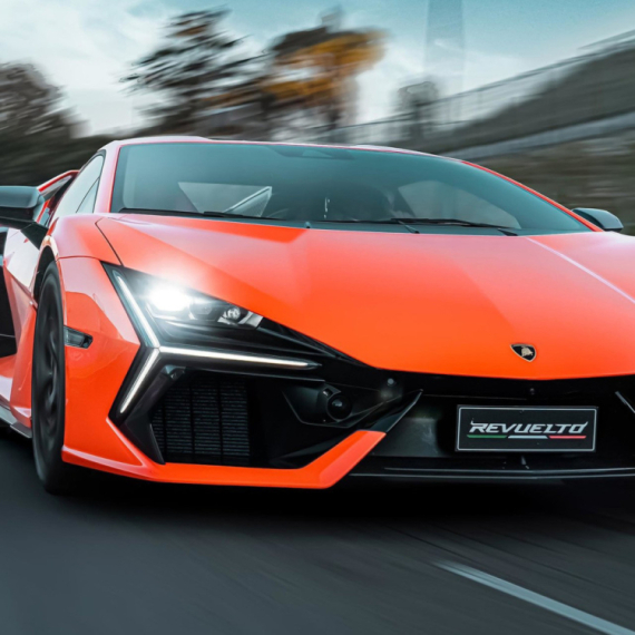 Čudo se dogodilo: Lamborghini "prešišao" Bentley