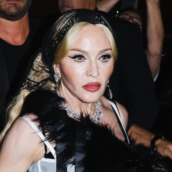 Kraljica popa na Koačeli nakon 20 godina: Madona i Sabrina Karpenter priredile spektakl VIDEO