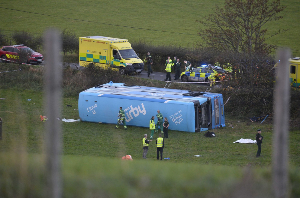 Tragedija na Kanarima: Autobus se survao u provaliju; Jedna osoba poginula i 27 povređeno FOTO