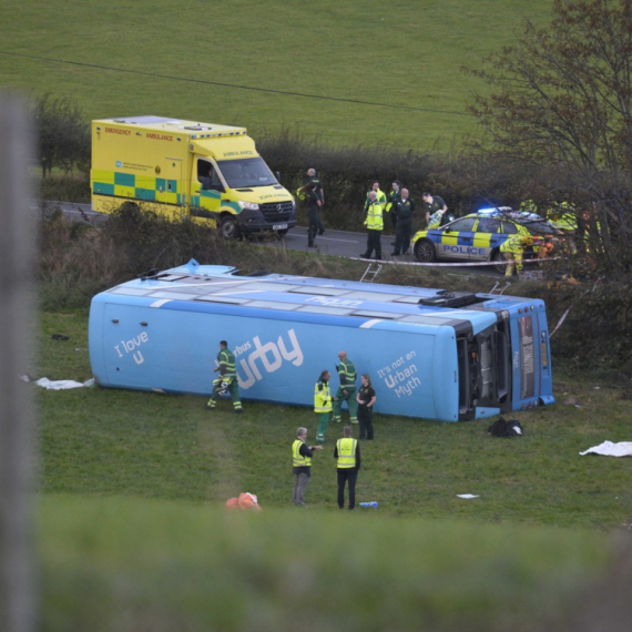 Tragedija na Kanarima: Autobus se survao u provaliju; Jedna osoba poginula i 27 povređeno FOTO