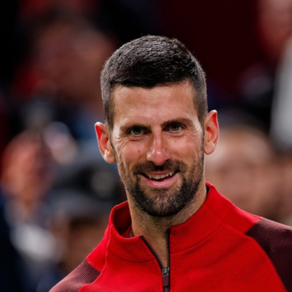 Šeik Nole: Đoković pozirao u arapskoj nošnji i oduševio ceo svet FOTO
