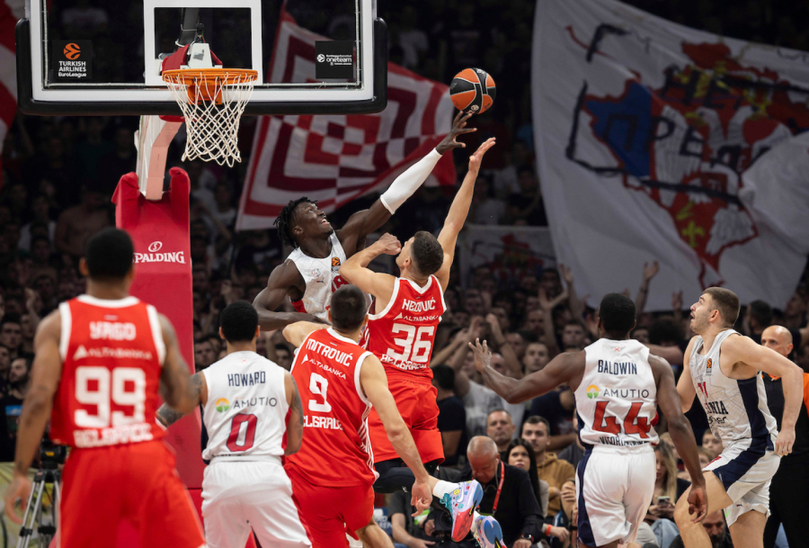 Zvezda srušila Baskoniju: Šuterska rapsodija i ludnica u punoj Areni