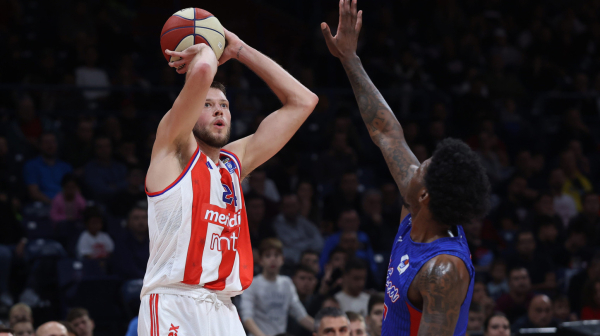 Zvezda razbila Igokeu – slede Fener i Barsa