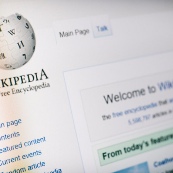 Ipak drže neki standard – Wikipedia zabranila korišćenje AI za pisanje članaka
