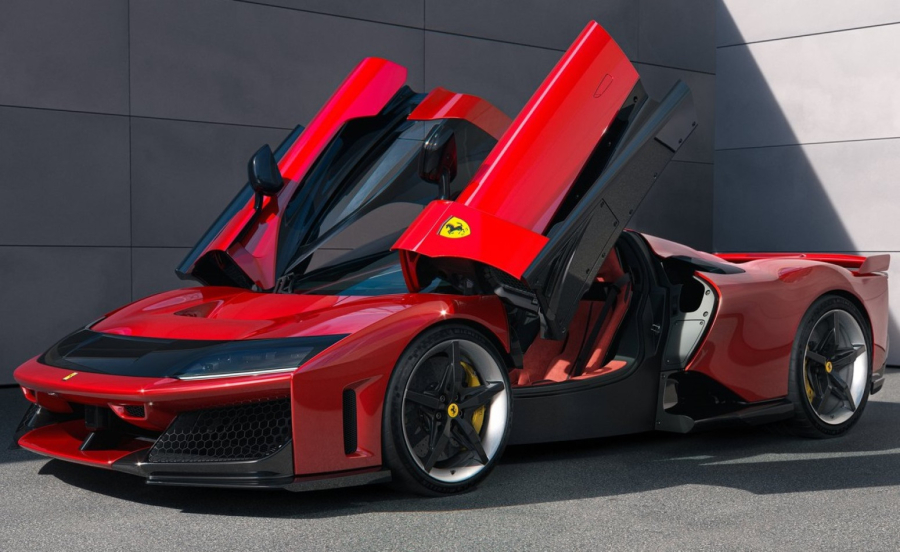 Hamilton nahvalio Ferrari F80: Najbrži drumski auto koji sam ikada vozio VIDEO