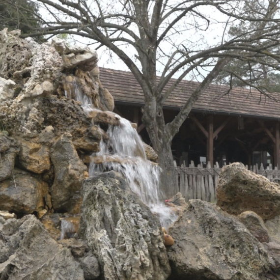 Ubraja se u najniže banje Srbije: Ovde voda bukvalno vri