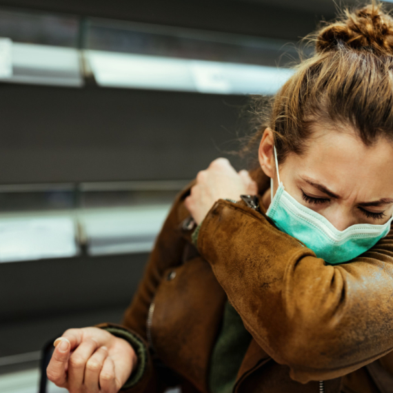 Medicinske maske se vraćaju u Srbiju, Batut apeluje: "Nosite ih u zatvorenim prostorijama"