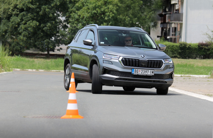 Test: Škoda Karoq 2.0 TDI DSG 4x4 – proverena kombinacija FOTO