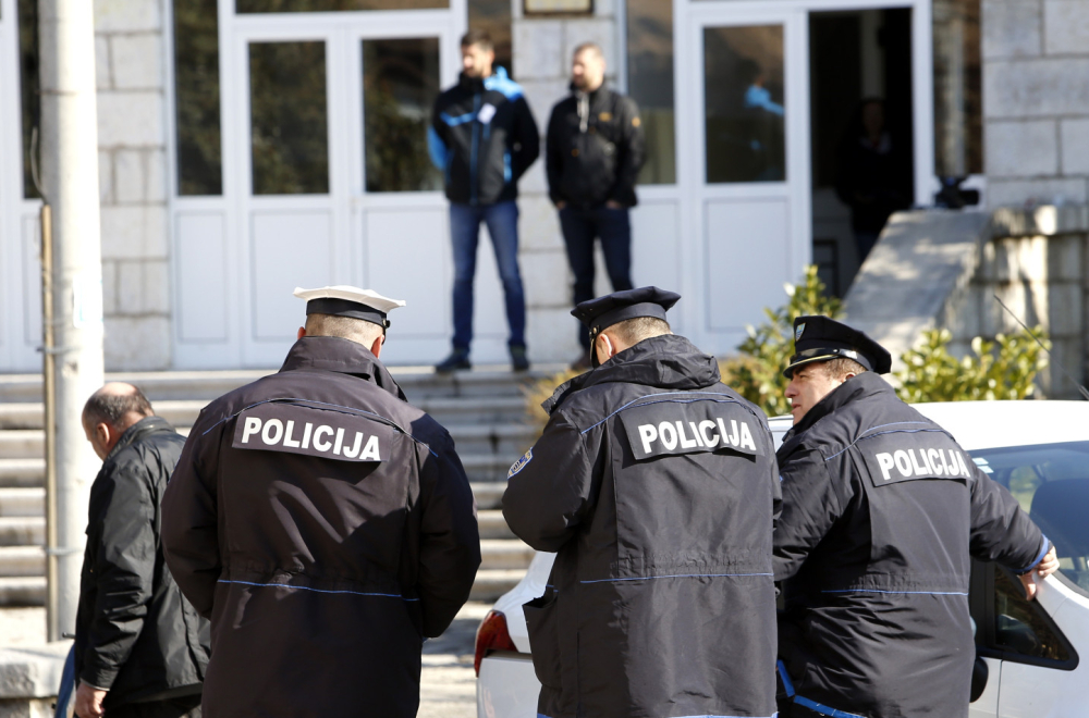 Lažna dojava o bombi u školi kod Travnika; Evakuisana i dva tržna centra