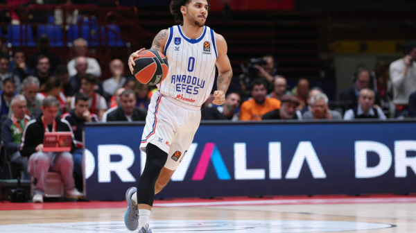 Efes bez Larkina na Real