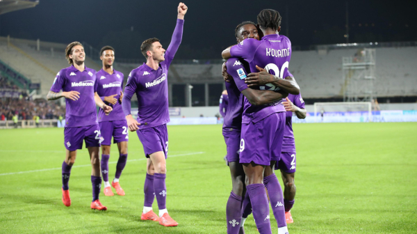 Fiorentina demonstrirala silu – Roma ispraćena "petardom" u Firenci VIDEO