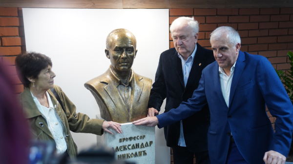 Otkrivena bista Aleksandru Nikoliću FOTO
