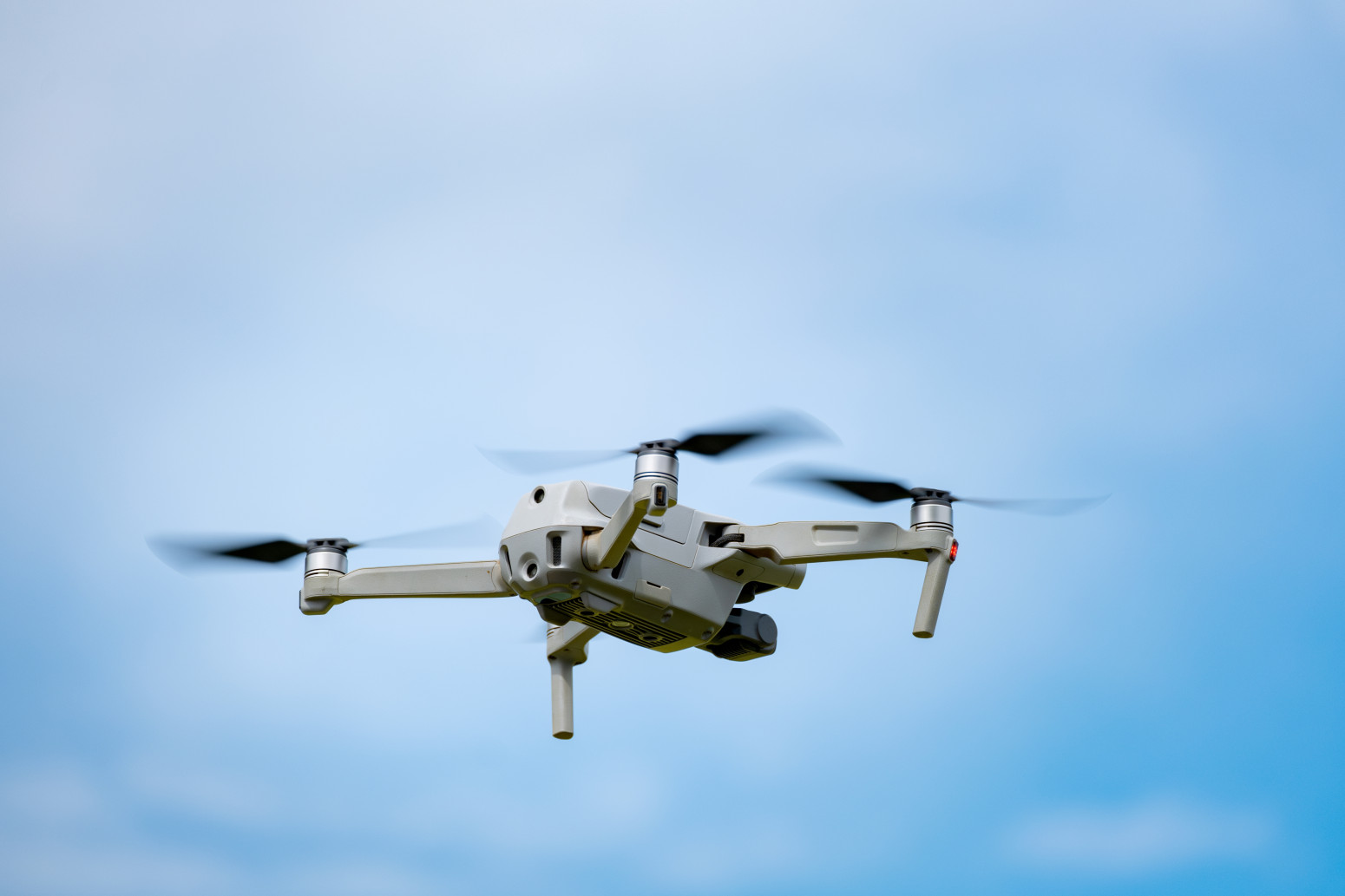 Šta sve više ne smete da radite: Ovo su nova pravila za dronove u Srbiji