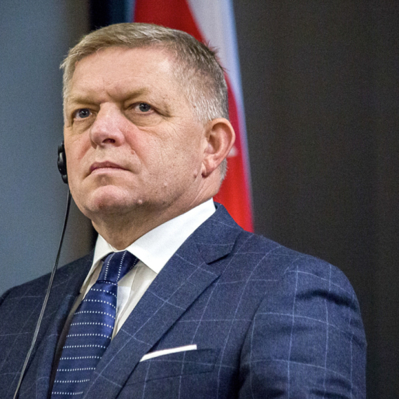 Fico prkosi Zapadu: "Neću menjati stav, idem kod Putina 9. maja"
