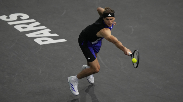 Zverev izbacio Cicipasa u Parizu