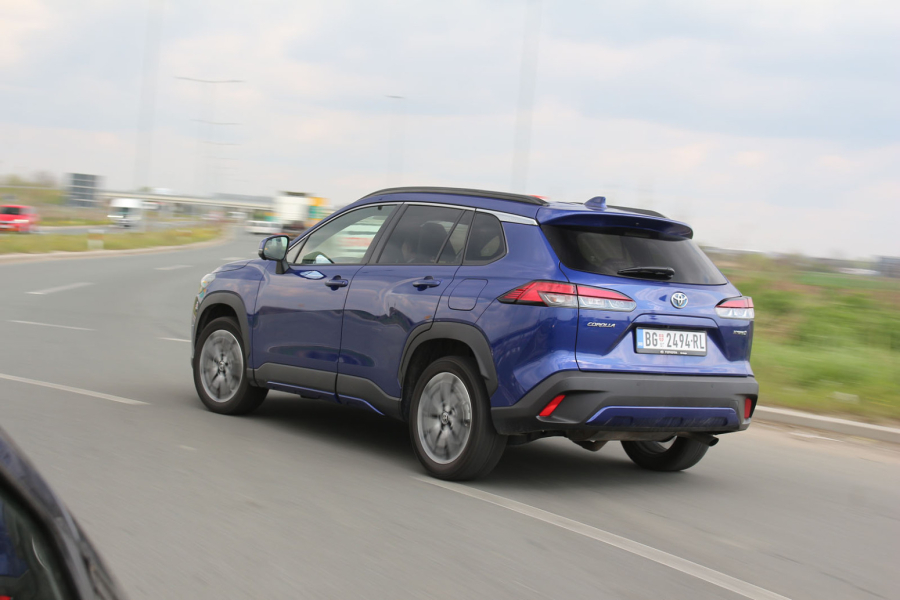 Test: Toyota Corolla Cross Hybrid AWD – (u)savršena simbioza FOTO