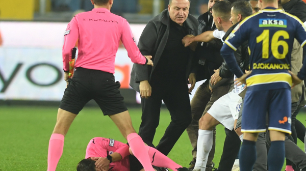 Predsednika poslali u zatvor na tri i po godine: "On je legenda!" VIDEO