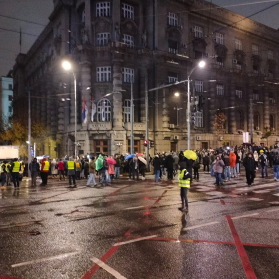 Lažomer: Manifestacija lažnih studenata i poljoprivrednika VIDEO