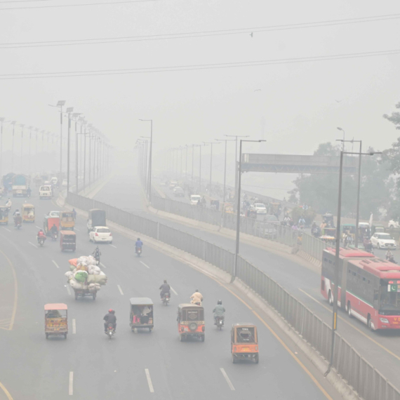 Satelitski snimci otkrili: Smog prekrio zemlju, vlasti uvode zabranu izlaska FOTO