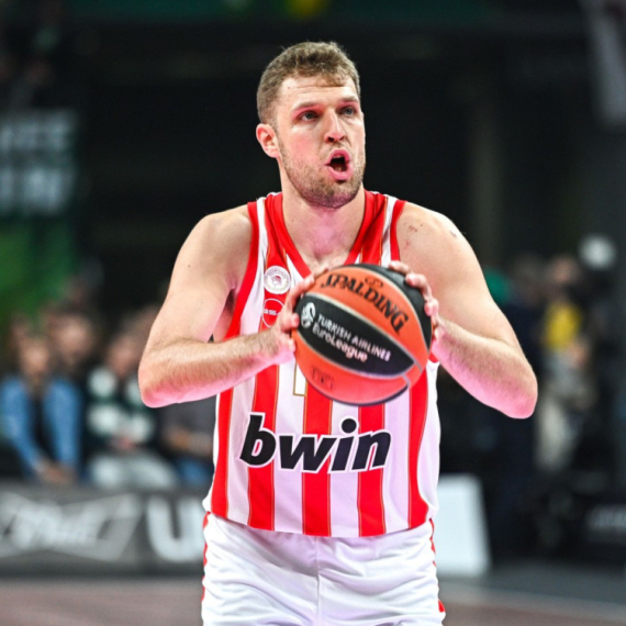 Olimpijakos jedva preživeo rafal Efesa