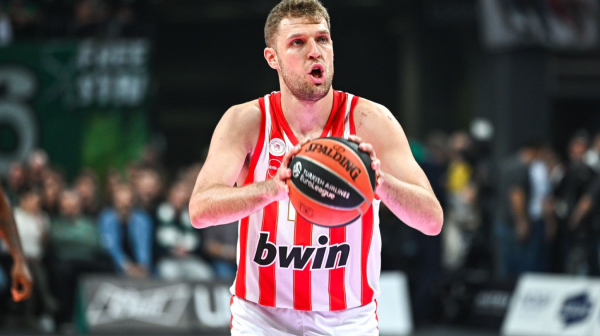 Olimpijakos jedva preživeo rafal Efesa
