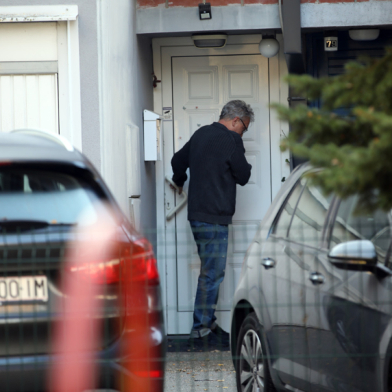 Šok: Policija upala u kuću ministra zdravlja; Uhapšen je; S njim "pao" i poznati lekar