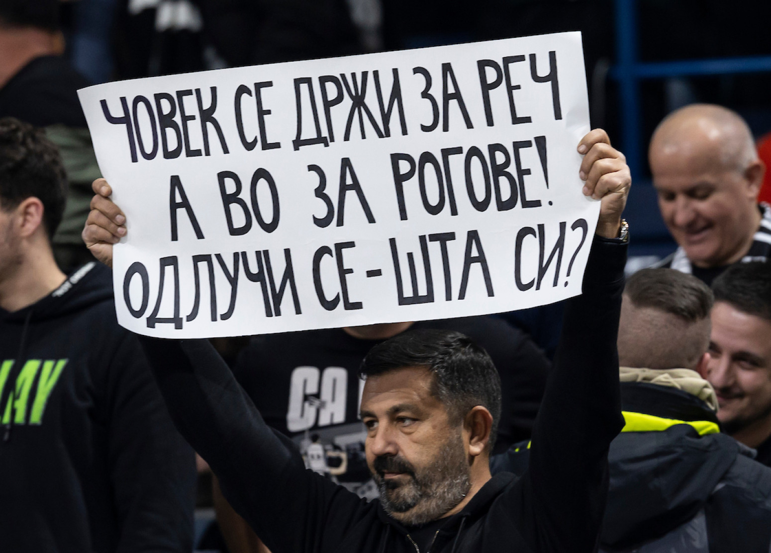 Mirotić dobio brutalnu poruku u Areni: Odluči se – šta si? FOTO
