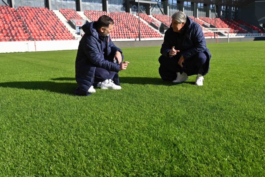 Radujko i Stojanović obišli stadion u Leskovcu –  teren u znatno boljem stanju FOTO