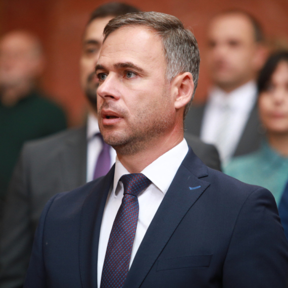 Evropske demokrate "okupile" srpsku opoziciju u Parizu; Ko njima zapravo komanduje? FOTO