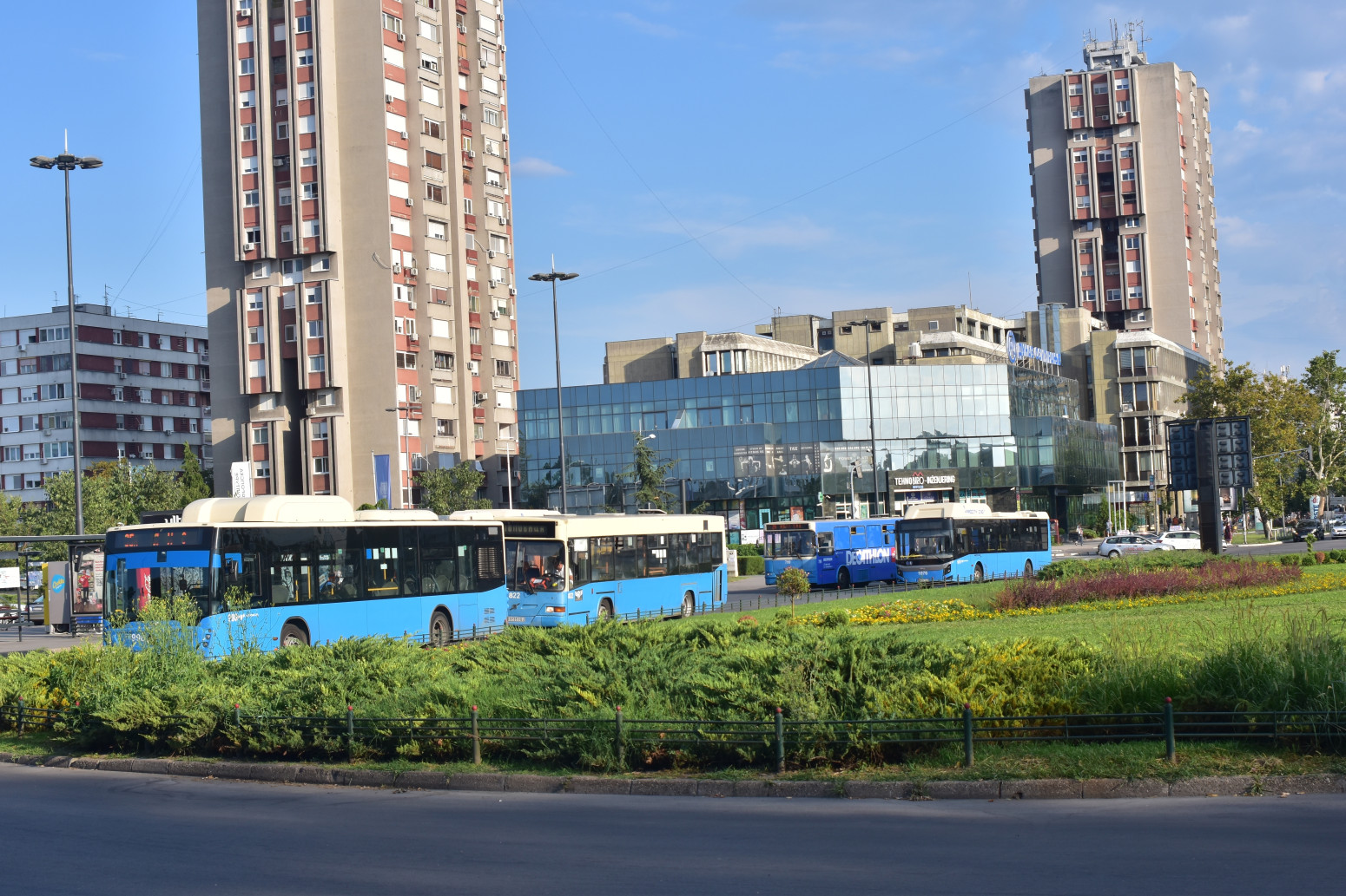 Novi Sad dobija izgled metropole: U užem centru niču nove zgrade, javne garaže, više zelenila...