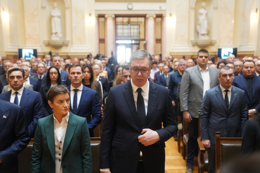 Vučić se oprostio od Dragana Markovića Palme: Hvala mu beskrajno; Održana komemoracija u Skupštini Srbije
