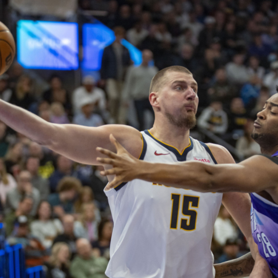 Jokić lagano ubacio 30, ali nije stigao legendu VIDEO