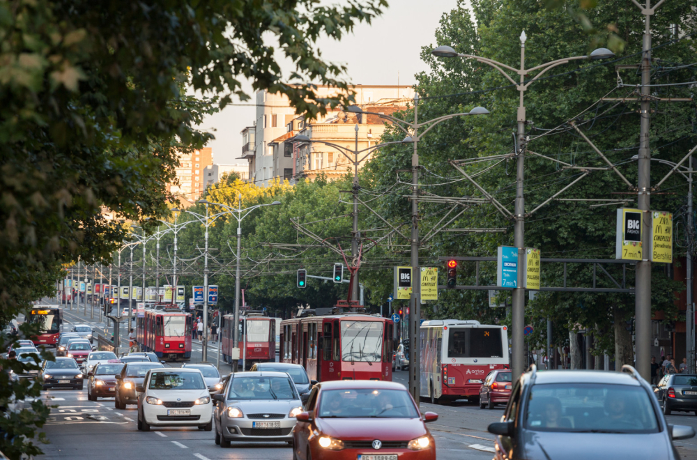Potpuni kolaps: Beograđani, naoružajte se strpljenjem; U ovim delovima grada sve stoji FOTO