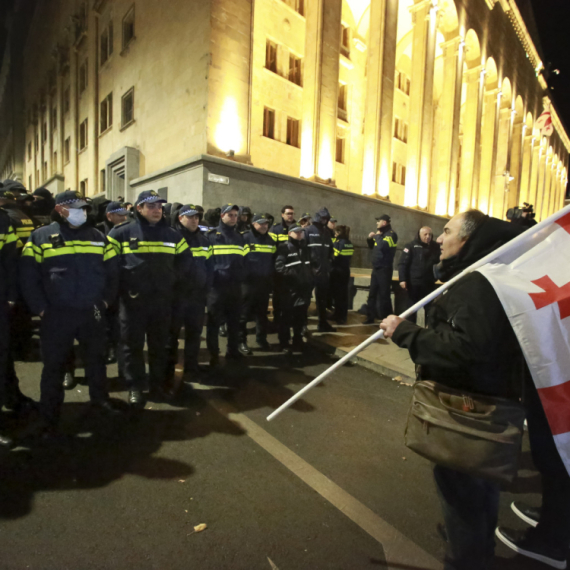 Premijer preti predsednici, a Evropska unija Gruziji