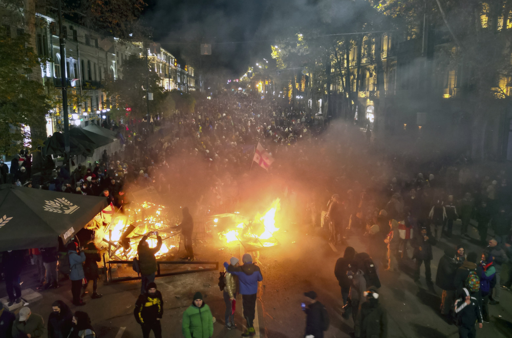 Chaos in Georgia: Mass protests; Barricades errected PHOTO/VIDEO