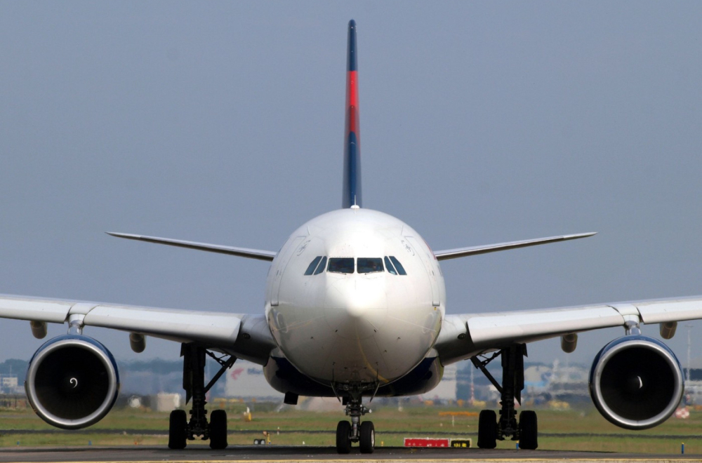 Totalno razlupan Ficov avion; "Nije dobro počelo..."