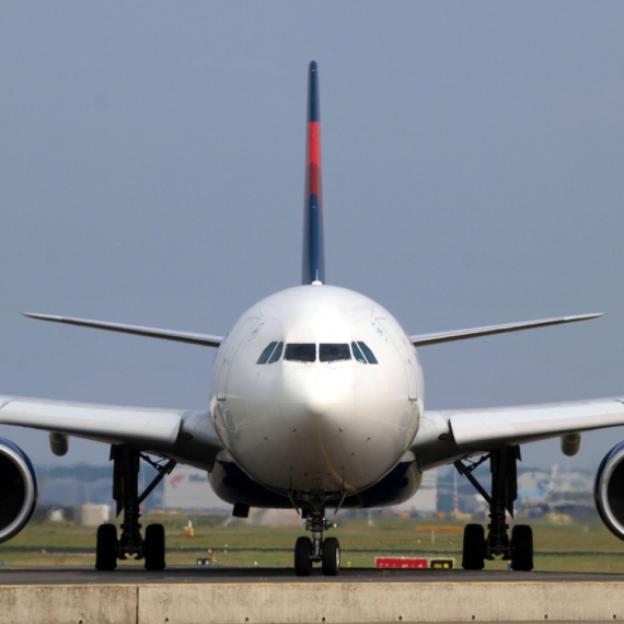 Totalno razlupan Ficov avion; "Nije dobro počelo..."