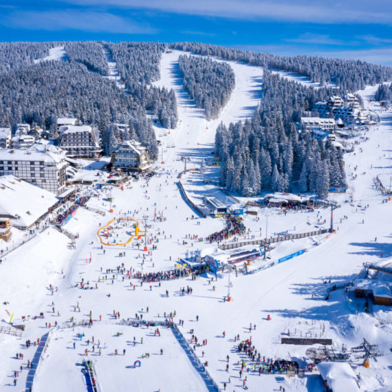 Kopaonik spreman za skijaše: Evo kad će skijanje biti besplatno FOTO