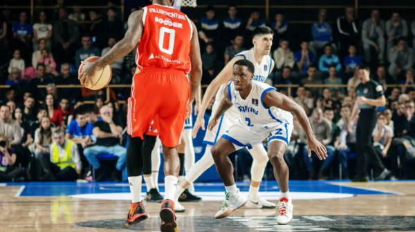 Miler-Mekintajer i Dobrić sprečili senzaciju – Zvezda srušila Spartak u "Dudovoj šumi"