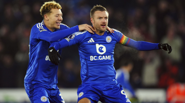 Pobeda Lestera na debiju Van Nistelroja – Vest Hem tone