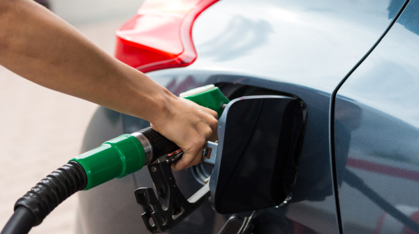 Dizel u Nemačkoj jeftiniji od benzina prvi put od početka marta