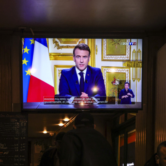 Macron spoke after the fall of the government: Instead of the people, they chose chaos