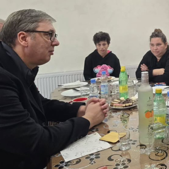 Vučić: We promised justice and support to the families of the victims; I will always be with them PHOTO