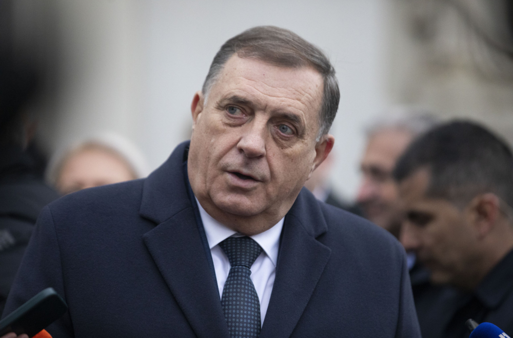 Javio se Dodik, prvi put posle operacije