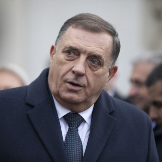 Javio se Dodik, prvi put posle operacije
