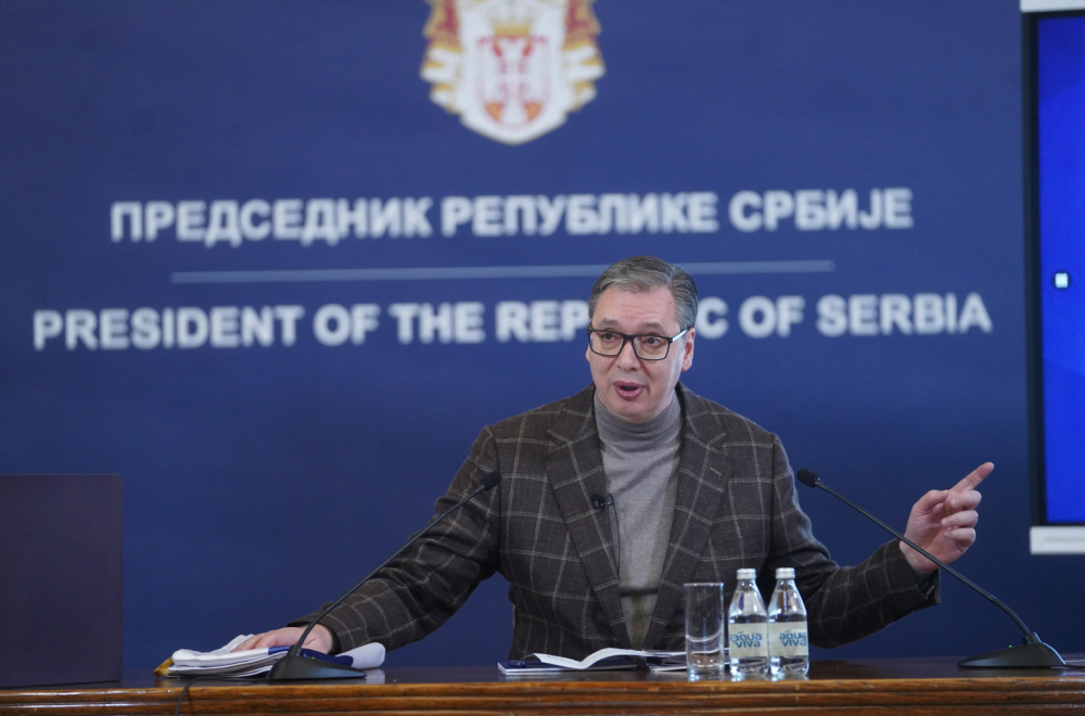 Vučić: "Pored mene je zastava Ekspa"; "Drugi smo u Evropi po stopi rasta"