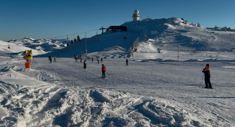 Preko 5.000 skijaša trenutno na ovoj planini, a najviše baš iz Srbije: Cene ostale iste FOTO