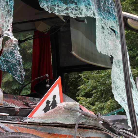 Autobus sleteo sa puta: Najmanje 25 mrtvih FOTO