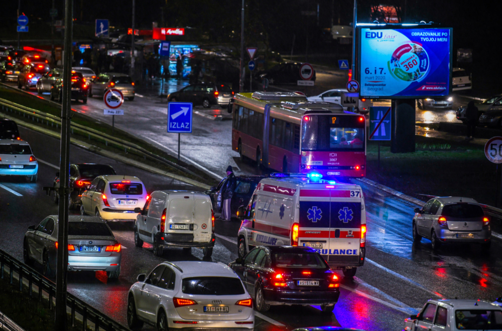 Dve ženske osobe teško povređene u dva udesa u Beogradu