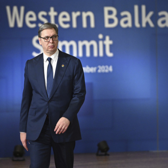 Vučić iz Brisela: "Imali smo razgovor oko američkih sankcija NIS-u"